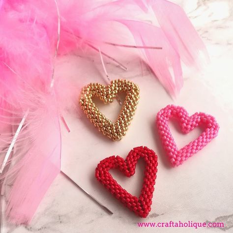 Beaded Hearts – Valentine’s Day Beadweaving Project Heart Beads Pattern, Beaded Heart Pattern, Beaded Heart Earrings, Beaded Hearts, Diy Jewelry Tutorials, Bead Weaving Tutorials, Beaded Heart, Diy Yarn Crafts, Christmas Bead