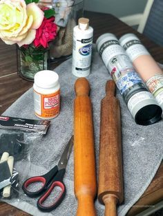 How To Make Decorative Rolling Pins With Floral Transfer Rolling Pin Display, Beaded Tassels Diy, Rolling Pin Crafts, Pin Diy, Hand Painted Mugs, Rolling Pins, Dollar Tree Diy Crafts, Country Crafts, Belem