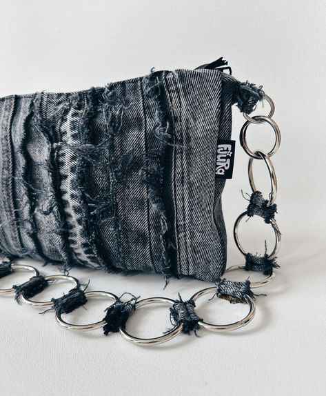 upcycling art | Ilex #upcyclingartist#washedoutdenim#bag#chains#fjura | Instagram Upcycle Bag, Reworked Bag, Bag Upcycling, Jeans Bags Ideas, Diy Clothes Tops, Upcycled Bags, Upcycling Art, Upcycled Bag, Upcycling Ideas