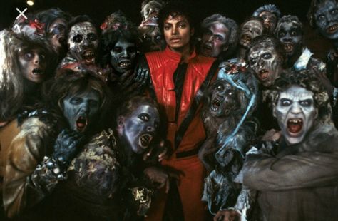 Thriller Zombie Edition 80 Music, Thriller Michael Jackson, Thriller Album, Thriller Video, Gif Terror, Halloween Songs, Michael Jackson Thriller, Paris Jackson, Great Albums