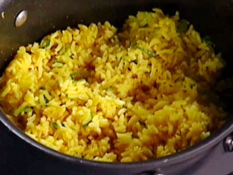 Get this all-star, easy-to-follow Yellow Rice recipe from Emeril Lagasse Traditional Mexican Rice Recipe, Mexican Yellow Rice, Homemade Mexican Salsa, Homemade Mexican Rice, Yellow Rice Recipe, Rice Mexican, Yellow Rice Recipes, Mexican Salsa Recipes, Recipes With Flour Tortillas