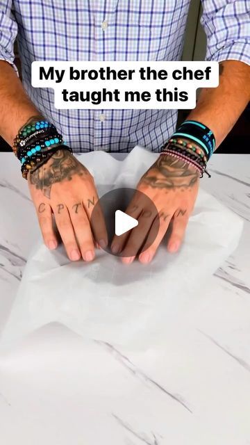 Liz & Jeff on Instagram: "How to fold parchment paper to fit pan #baking #chef #cooking #brothers #bakingtime #cake" Paper Tear, Amazing Food Hacks, Folding Paper, Chef Cooking, Hash Brown, How To Fold, Brownie Cake, Cooking Method, Baking Paper