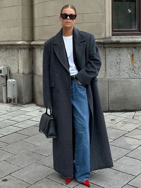 Nyc Brunch Outfit Winter, Herringbone Jacket Outfit, Grey Wool Jacket Outfit, Euro Winter Outfits, Cos Style, London Fits, Issa Vibe, Moda Aesthetic, Winter Outwear