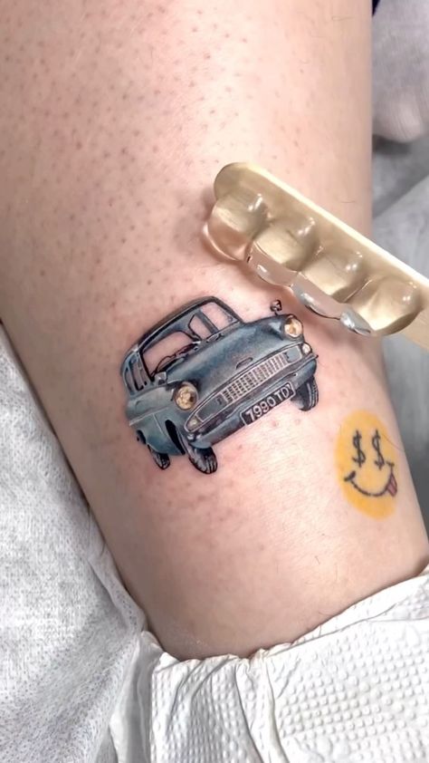 Flying Car Tattoo Harry Potter, Harry Potter Train Tattoo, Harry Potter Car Tattoo, Tatuajes Harry Potter, Vintage Car Tattoo, Harry Potter Flying Car, Opal Tattoo, Harry Potter Tattoo Sleeve, Harry Potter Car