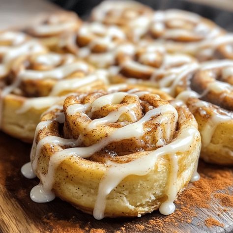 Bisquick Cinnamon Rolls, Fluffy Rolls, Cinnamon Roll Apple Pie, Breakfast Sides, Homemade Pastries, Cinnamon Milk, Quick Bite, Snacks Recipes, Gluten Free Flour