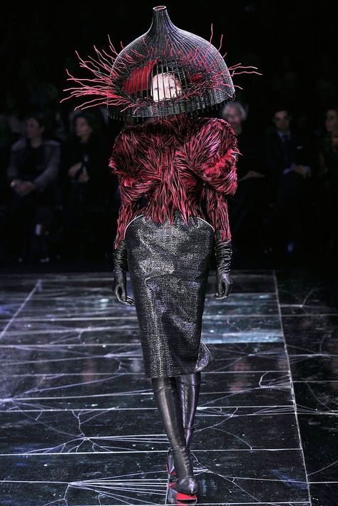 Alexander Mcqueen 2018, Alexander Mcqueen Couture, Alexander Mcqueen Savage Beauty, Alexander Mcqueens, Savage Beauty, Mcqueen Fashion, Couture Fashion, Runway Fashion, Fashion Art