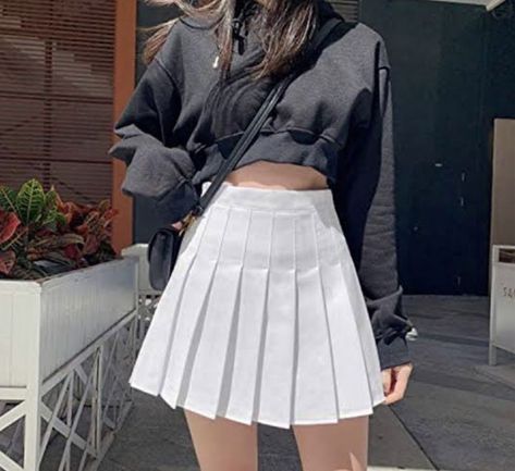 Preppy Mode, Preppy Skirt, White Tennis Skirt, High Waisted Pleated Skirt, Harajuku Outfits, Rock Outfit, Pleated Skirts, Girls Uniforms, Black Mini Skirt