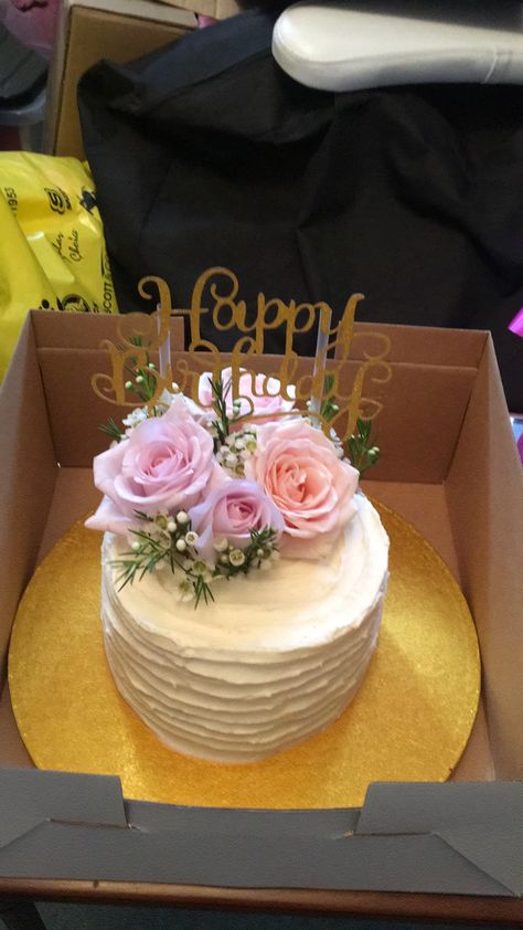 60th Birthday Ideas For Mom Cake Mothers, Womans 60th Birthday Cake, 68th Birthday Cake For Mom, Ladies 80th Birthday Cake, Woman's Birthday Cake, Simple 70th Birthday Cake, Birthday Cake Older Woman, Simple Birthday Cake For Mother, Female 60th Birthday Cake