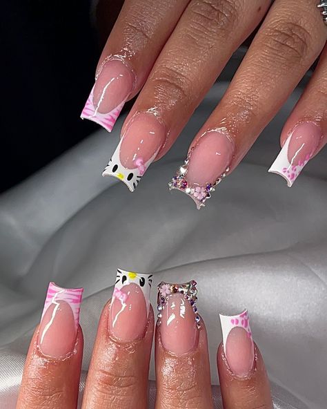 Hello kitty sets never fail to eat ☺️🤌🏽 #hellokitty #frenchies #blingnails #hellokittynails #inspo #nailart #nailinspo #freestyle #houston #houstontexas #houstonnailtech Stilleto Nails Hello Kitty, Sanrio Nails Design, Freestyle French Tip Nails, Acrylic Nails Freestyle, Hello Kitty Almond Nails, Hello Kitty Short Nails, Hello Kitty French Tip Nails, Hello Kitty Acrylics, Hello Kitty Nails Acrylic