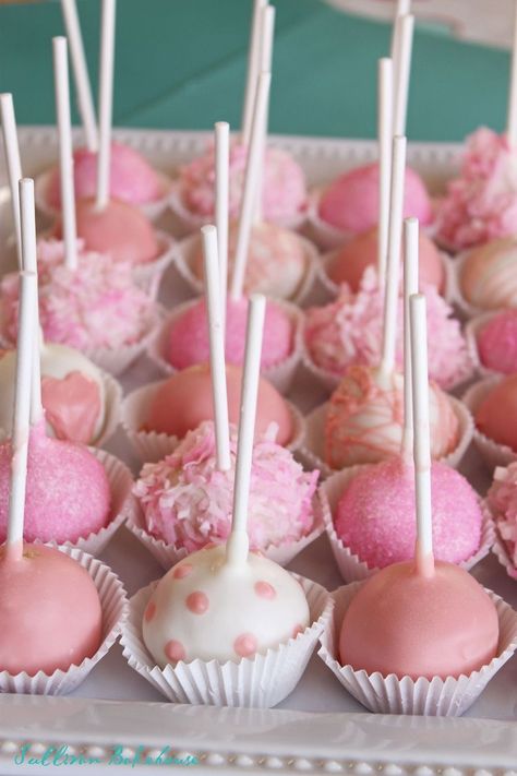 Coquette Recipes, Baby Shower Kuchen, Dessert Bord, Shabby Chic Cake, Shabby Chic Cakes, Pink Cake Pops, Chic Cake, Cake Pop Designs, Soft Cake