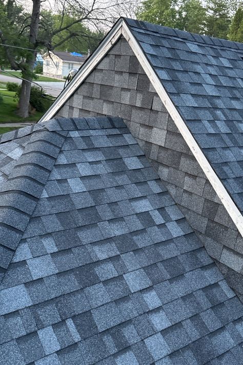 Owens Corning TruDefinition Duration AR shingles in Slatestone Gray. Roof Ideas, Heartland, Roof, Garage Doors, House Plans, Garage, Doors, Exterior, How To Plan