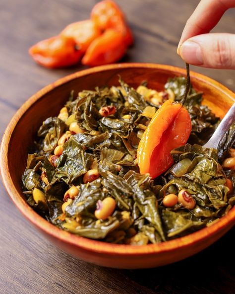 Jamaican Bowl, Nigerian Red Stew, Red Stew, Vegan Collard Greens, Vegan Jamaican, Jamaican Curry Powder, Collard Greens Recipe, Jamaican Cuisine, Jamaican Dishes