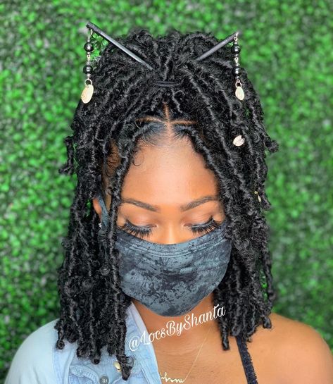 Faux Locs Stylist/Educator ✂ shared a post on Instagram: “Shoulder length MEDIUM size PARTING BOHEMIAN locs!!  #boblocs #boholocs #bohemianlocs…” • Follow their account to see 80 posts. Butterfly Locs Medium, Bohemian Locs, Braids Locs, Braided Hairstyles For Black Women Cornrows, Butterfly Locs, Beautiful Black Hair, Short Box Braids, Short Locs Hairstyles, Black Ponytail Hairstyles