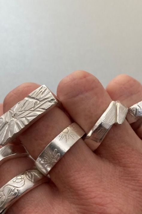 Carved Silver Ring, Hand Made Silver Jewelry, Ring Carving Ideas, Handmade Jewelry Rings, Diy Ring Designs, Textured Silver Ring, Silver Ring Making Ideas, Silver Handmade Ring, Wax Ring Design