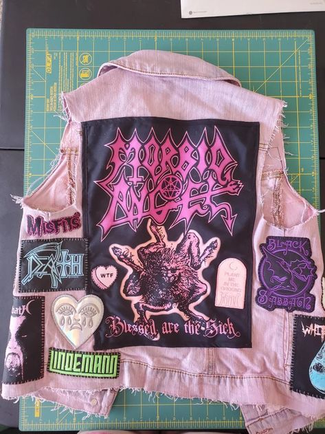 Pink Battle Vest, Pink Punk Jacket, Pink Battle Jacket, Jacket Patches Ideas, Punk Battle Jacket, Pink Alternative Fashion, Girly Punk, Rock Baby Clothes, Battle Jackets