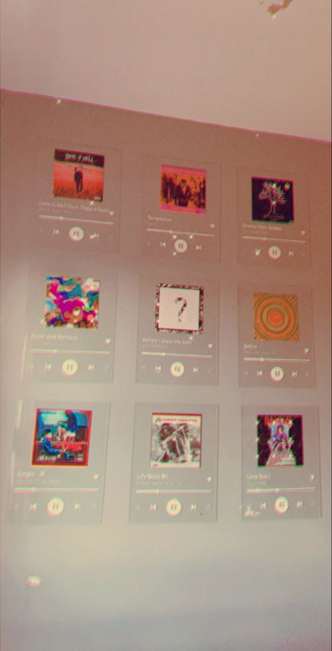 Room decor, room ideas, album covers, glass, artsy Room Ideas Aesthetic Album Covers, Room Decoration Diy Aesthetic, Album Covers Decor, Album Covers Room Decor, Glass Album Cover Diy, D I Y Ideas Room Decor, Bedroom Ideas Artsy, Room Decor Ideas Bedroom Aesthetic, Room Decor Album Covers