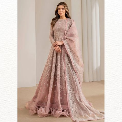 Embroidered Chiffon Wedding Formals ‘24 by Jazmin | Available Now With the wedding season in full swing, here’s the outfit you were looking for. 💰 – $199.99/- USD – Unstitched 🔍 Product Code – “JZ-WF” 🛍️ Shop Now – https://empress-clothing.com/en-in/collections/pakistani-designer-suits [ Empress Clothing, Jazmin, Wedding Formals ’24 by Jazmin, Pakistani Suits, Pakistani Dress, Pakistani Suits Online, Pakistani Outfits, Wedding Formals Collection 2024, Pakistani Lehenga Choli, Pakistani... Pakistani Outfits Wedding, Saree Styles Modern, Pakistani Bridal Look, Lehenga Patterns, Lehenga Color Combinations, Modern Lehenga, Lehenga Inspiration, Lehenga Online Shopping, Pakistani Lehenga