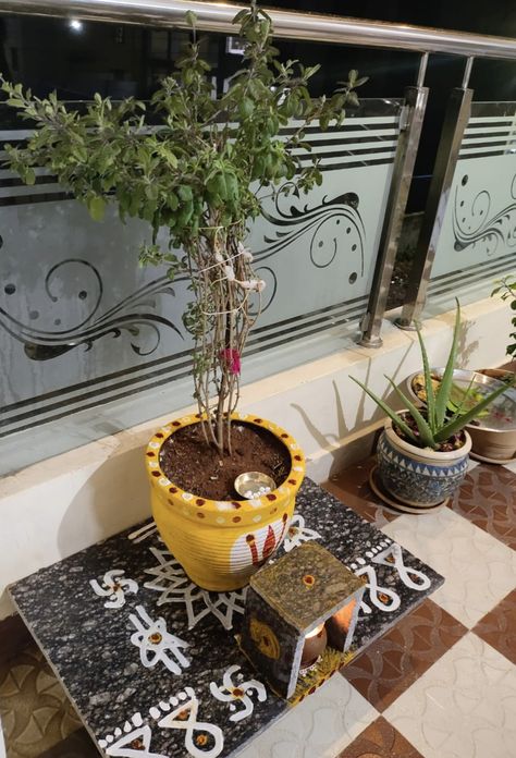 Tulasi Plant In Balcony, Tulsi Pot Design Modern, Tulsi Pot Design, Tulasi Decoration, Tulasi Plant, Tulsi Pot, Tulsi Vivah, Plant Pot Stand, Wedding Fits