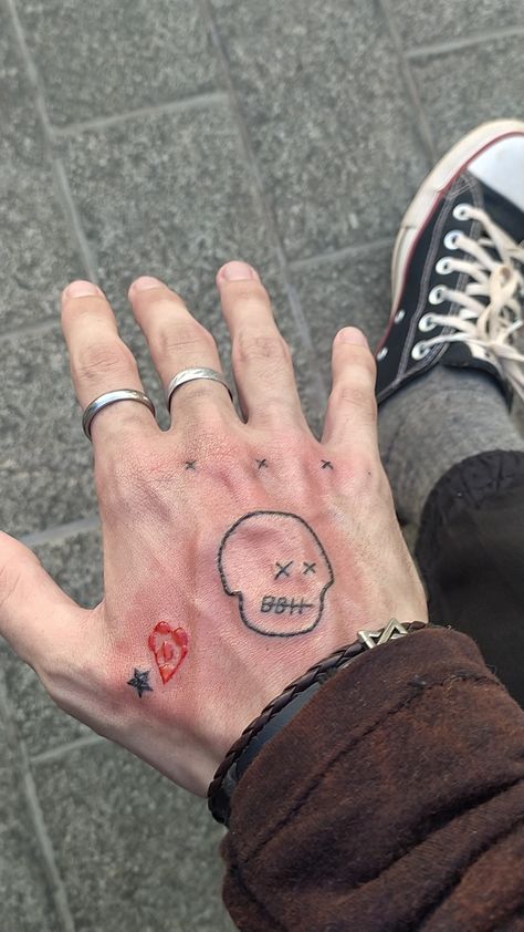 Tattoo hand Norman Reedus Hand Tattoo, Twd Tattoos Ideas, Twd Tattoo Ideas Daryl, Norman Reedus Hands, Jss Twd Tattoo, Norman Reedus Aesthetic, Daryl Dixon Tattoo, Twd Tattoo Ideas, Norman Reedus Tattoos