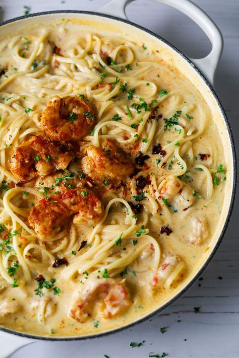 Creamy Chilli Garlic Prawn Pasta Creamy Prawn Pasta, Chilli Prawn Pasta, Garlic Prawn Pasta, Creamy Garlic Prawns, Chilli Garlic Prawns, Prawn Spaghetti, Garlic Prawn, Chilli Pasta, Prawn Pasta