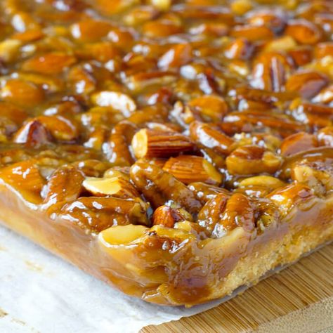 Fall Bars, Caramel Nut Bars, Poker Food, Honey Nut Bars, Yummy Bars, Nut Bars, Honey Caramel, Nut Bar, Cookie Bar