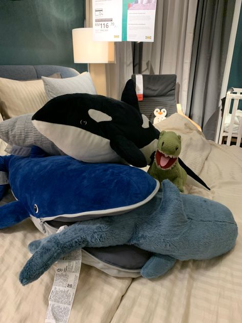 Ikea Whale Plush, Whale Plushie Aesthetic, Ocean Animal Plushies, Sea Life Room Ideas, Ocean Stuffed Animals, Ocean Plushies, Shark Room Aesthetic, Sea Stuffed Animals, Sharkcore Outfits