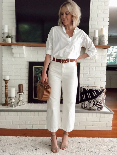 White Crop Jeans Outfit, White Pants Outfit Spring, White Wide Leg Pants Outfit, Cropped Pants Outfit, Cropped Jeans Outfit, Spring Summer Capsule Wardrobe, White Pants Outfit, Wide Leg Pants Outfit, White Wide Leg Pants