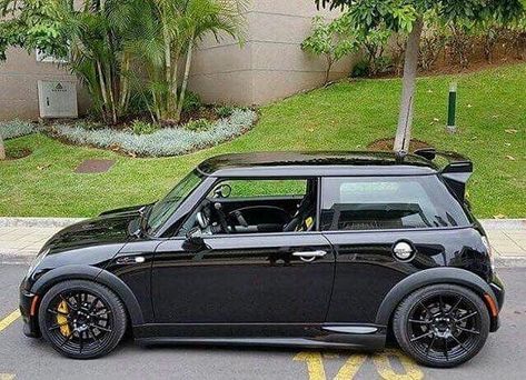 2,027 Likes, 10 Comments - MINI COOPER TREND (@minicoopertrend) on Instagram: “🤩🤩~~Double Tap❤❤ and follow @minicoopertrend @minicoopertrend @minicoopertrend . . Follow…” Mini Cooper Tuning, Car Mini Cooper, Black Mini Cooper, Mini Cooper Sd, 2005 Mini Cooper, Mini Cooper Custom, Jetta A4, Mini Cooper R56, Cooper Car