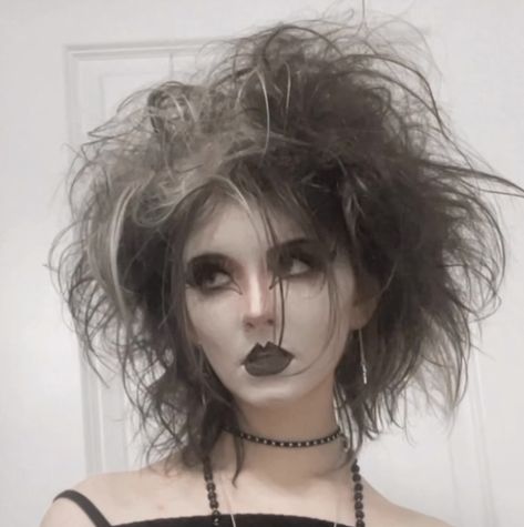 Bats Nest Hair, Short Goth Bangs, Mall Goth Hairstyles Short, Bat Nest Hair Goth, Trad Goth Wigs Black, Gothic Hairstyles, Goth Hair, Goth Look, Funky Outfits