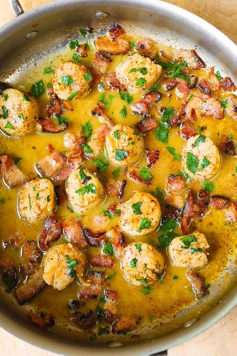 Seared Scallops with Bacon in Lemon Butter Sauce Bejing Beef, Shrimp And Potatoes, Scallops With Bacon, Beef Pares, Bacon Scallops, Whole30 Beef, Szechuan Beef, Bacon Wrapped Scallops, Goulash Recipe