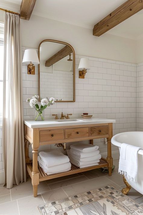 Modern Vintage Bathroom Ideas, French Countryside Bathroom, Wood Floor In Bathroom, Country Home Bathroom, Natural Bathrooms, Cozy Farmhouse Bathroom, Farmhouse Style Interior Design, Rustic Bathroom Fixtures, Bathroom Ideas Modern Luxury