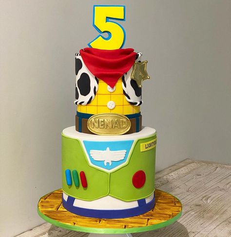 Woody And Buzz Cake, Buzz And Woody Cake, Woody Cake Toy Story, Toy Story Buttercream Cake, 2 Fast Birthday Party Cake, Pastel Buzz Lightyear, Simple Toy Story Cake, Woody Birthday Cake, Toy Story Cake Ideas