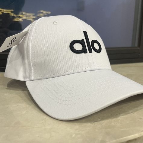 Alo White baseball cap Cap Outfits Men, Alo Cap, Cap Outfit Men, White Baseball Cap, Cap Outfit, Cap White, Dad Cap, Yoga Accessories, Dad Caps