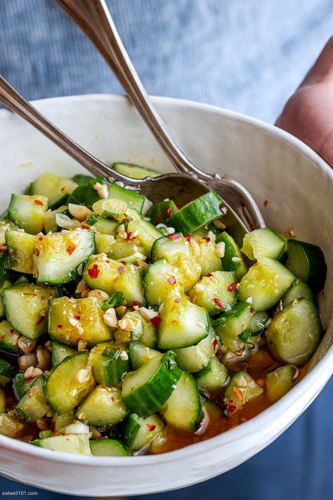 Marinated Cucumber Salad with Peanut and Honey Chili Sauce - #cucumber #salad #recipe #eatwell101 - Our marinated cucumber salad is a perfect sweet and spicy combo. Try this cucumber salad with peanut and honey chili sauce for your next al fresco dinner! - #recipe by #eatwell101® Marinated Cucumber Salad, Honey Chili Sauce, Smashed Cucumber Salad, Japanese Cucumber, Peanut Salad, Marinated Cucumbers, Sweet Chili Chicken, Cucumber Salad Recipe, Red Chili Sauce