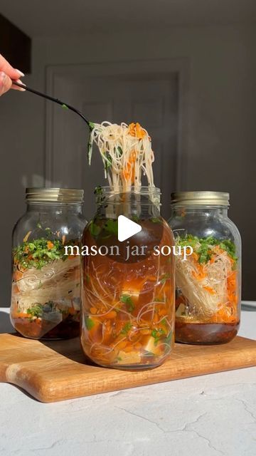 Carleigh Bodrug on Instagram: "💖🌱🥰MASON JAR SOUP. Your new fav easy, delicious and nourishing meal prep for the work week (vegan, too)! Full recipe as always can be found by googlin’ PlantYou mason jar soup 😉 love y’all - carleigh 💖 . #soup #recipe #easy #recipes #plantbased #mealprep #foodprep #plantbaseddiet #plantbasedfood #healthy #healthyrecipe #healthyrecipes #vegan #veganfood" Soup Jars Recipes, Soups In A Jar, Mason Jar Noodles, Plantbased Mealprep, Jar Soup, Mason Jar Soup, Carleigh Bodrug, Soup Recipe Easy, Salad Jar Recipe