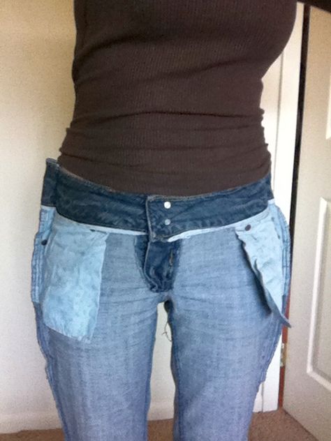 diy: how to take in jeans at the waist. I really think this should work on skirts I hope so! Take In Jeans, Altering Jeans, Big Jeans, Sewing Jeans, Sewing Pants, Sewing Alterations, Trendy Sewing, Costura Diy, Techniques Couture