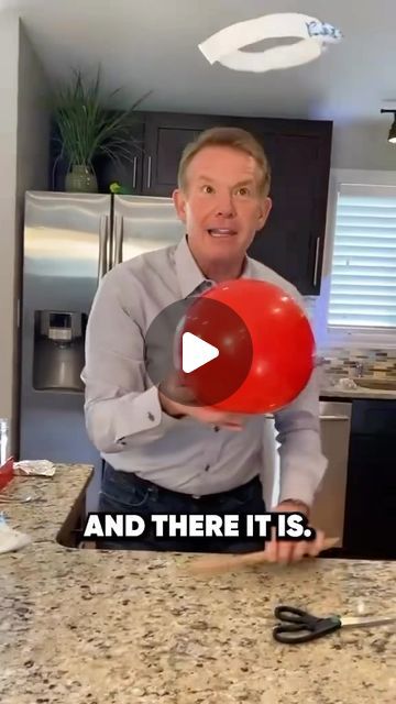 Steve Spangler on Instagram: "Here’s a special video to celebrate National Static Electricity Day! How do you celebrate #nationalstaticelectricityday? Let us know in the comments." Easy Kid Experiments At Home, Static Electricity Experiments For Kids, Electricity For Kids, Diy Gifts For Boys, Kid Experiments At Home, Experiments For Kids Easy, Fun Science Experiments For Kids, Fun Experiments For Kids, Funny Games For Groups