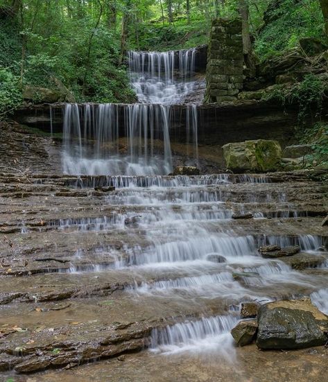 6 Great Places to See Waterfalls Near Louisville Kentucky Hiking, Kentucky Vacation, Family Trip Ideas, South Usa, Reo Speedwagon, Waterfall Hikes, Jefferson County, Adventure Is Out There, Weekend Fun