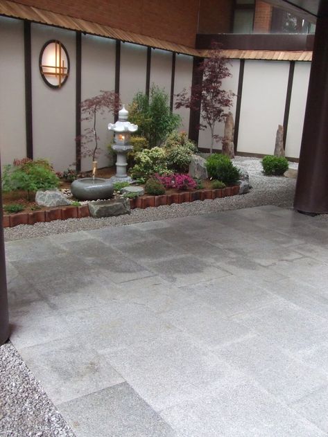 Japanese Patio Ideas, Small Japanese Garden Diy, Courtyard Japanese, Basement Courtyard, Japanese Zen Garden Landscaping, Japanese Garden House, Japanese Courtyard Garden, Japanese Courtyard, Japanese Garden Style