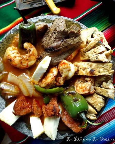 Molcajete Mixto Recipe, Mocajete Recipe, Molcajete Recipe, Authentic Mexican Recipes, Steak And Shrimp, Grilled Steak Recipes, Chicken And Shrimp, Grilled Steak, How To Grill Steak