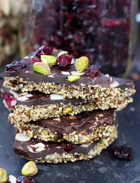 Homemade Chocolate Bars and All the Things You Want in Them Chocolate Quinoa, Homemade Chocolate Bars, Chocolate Party, Bark Recipe, Nuts And Seeds, Chocolate Bark, Pure Maple Syrup, Sugar Cravings, How To Cook Quinoa