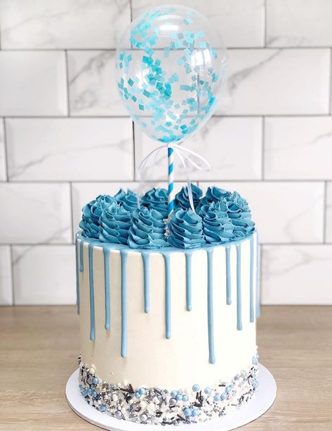 Blue Drip Cake, Bolo Drip Cake, Bolo Rapunzel, Blue Birthday Cakes, Blue Drip, Candy Birthday Cakes, Elegant Birthday Cakes, Creative Cake Decorating, Birthday Cakes For Women