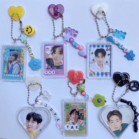 Untuk di jual Concert Freebies, Bts Keychain, Kpop Keychain, Bts Bracelet, Diy Disney Ears, Pop Jewelry, Kpop Diy, Unique Keychains, Bead Charms Diy