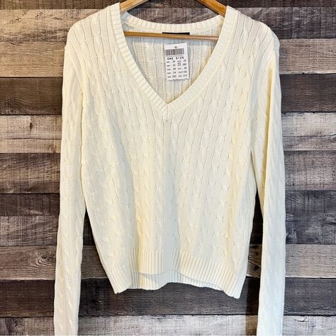 Nwt Brandy Melville White Leigh Sweater Brand New With Tags Attached Cable Knit, V-Neck, Spring, Academia, Light Academia, University, Librarian, School, College, Plaid, Nerd, Preppy, Nautical, Sailor, Boat Spring Academia, Sweater Academia, Green Sweater Vest, Academia Light, Blue Cable Knit Sweater, Brandy Melville Sweaters, Cropped Zip Up, School Dresses, Quiet Luxury