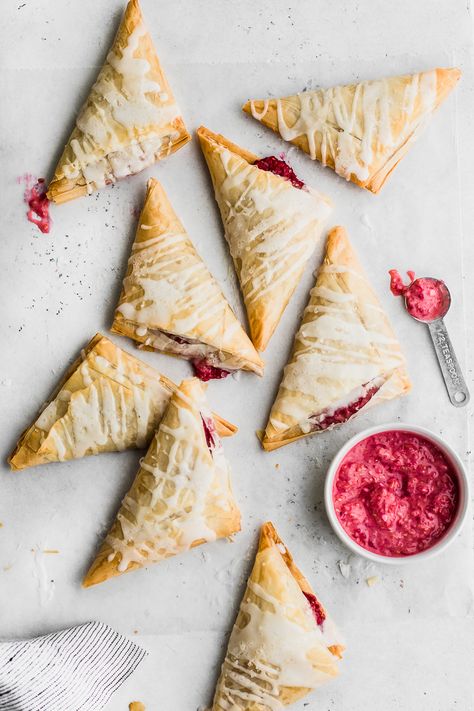 Buttery and flaky raspberry cream cheese filled turnovers made vegan and dairy free using Athen's Phyllo Dough. Perfect for Easter brunch! Phyllo Dough Strudel, Raspberry Turnovers, Brazilian Dessert, Philo Dough, Phyllo Dough Recipes, Phyllo Recipes, Athens Food, Making Peanut Butter, Best Vegan Desserts