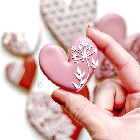 Pink Flower Cookies, Pink Floral Cookies, Heart Cookies With Flowers, Peony Cookies Decorated, Floral Thank You Cookies Decorated, Valentines Day Sugar Cookies, Flooding Cookies, Easter Sugar Cookies, Cake Business