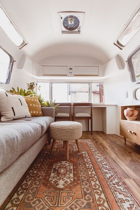 Caravan Vintage, Airstream Living, Architecture Renovation, Airstream Remodel, Cute Living Room, Airstream Interior, Airstream Renovation, Vintage Airstream, Rv Interior