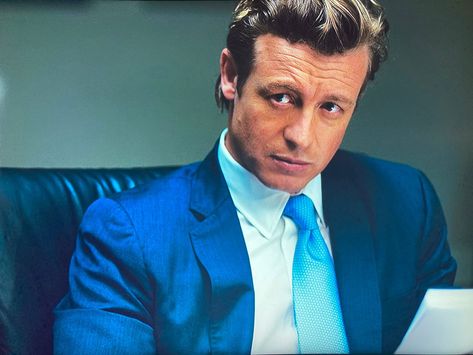 Margin Call - How to tell who's in Charge by how they Dress Margin Call, Dark Suit, Movie Shots, Simon Baker, Red Tie, The Age, Blue Pattern, Men's Blazer, To Tell