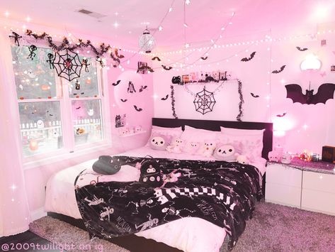 Cozy Kitchen Ideas, Emo Room, Garage Door Ideas, Gothic Decor Bedroom, Gothic Room, Halloween Bedroom, Cute Room Ideas, Cute Bedroom Decor, Gamer Room