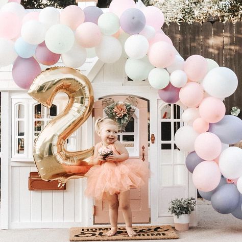 2nd Birthday Photo Shoot Ideas, 2nd Birthday Photoshoot, Second Birthday Pictures, 2nd Birthday Pictures, 2nd Birthday Photos, Bday Photoshoot, Birthday Picture, Shooting Ideas